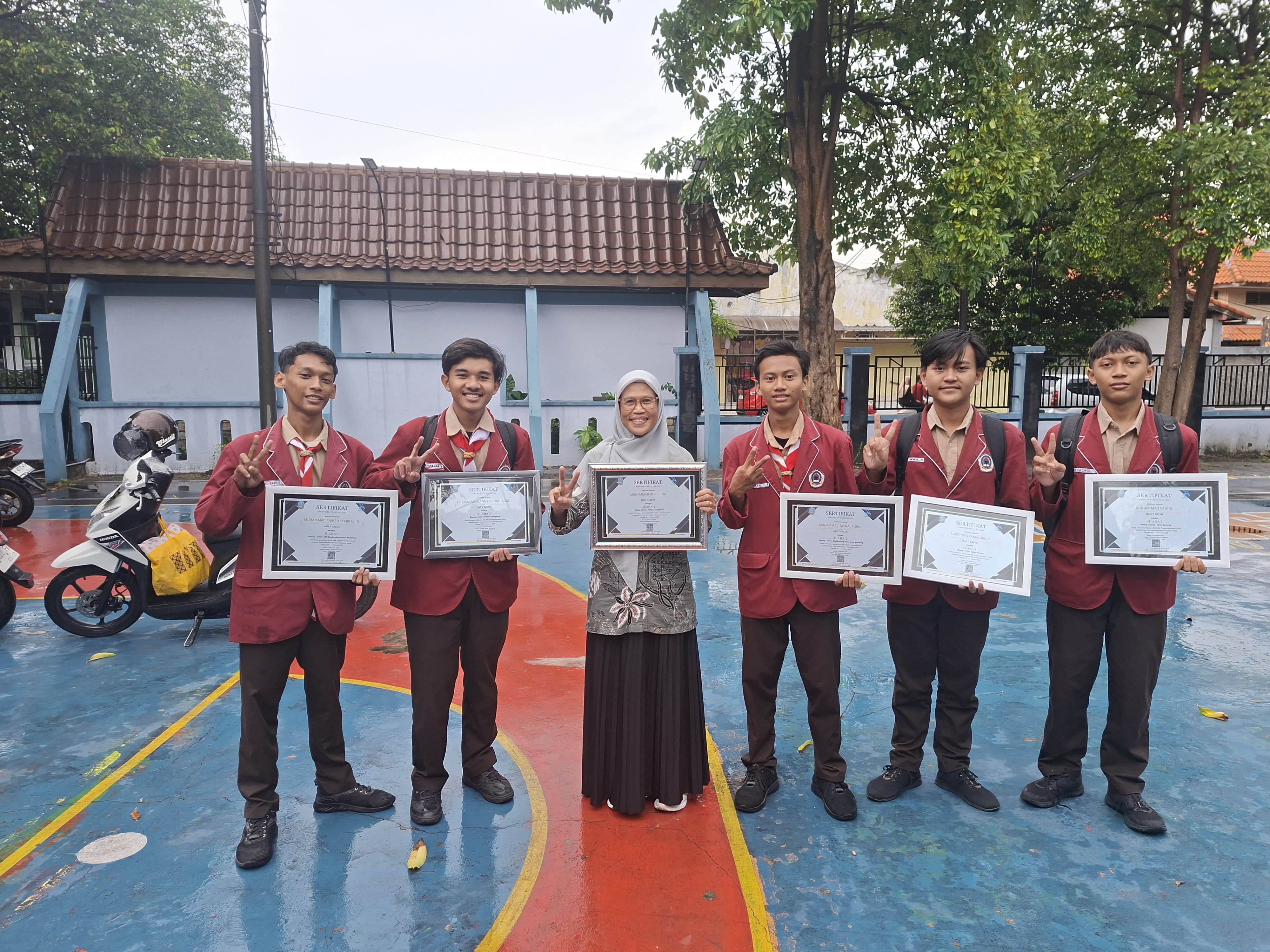Juara 1 dan 2 LKS Dikmen Kabupaten Gresik